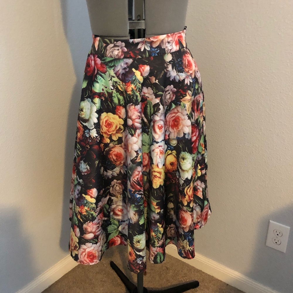 Pin up skirt.